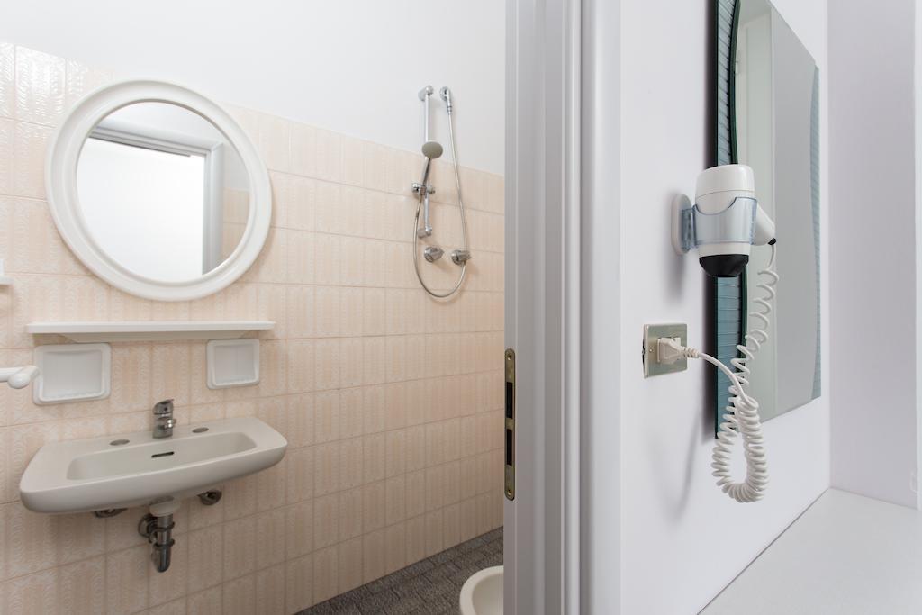 Hotel Europa Milano Marittima Pokoj fotografie
